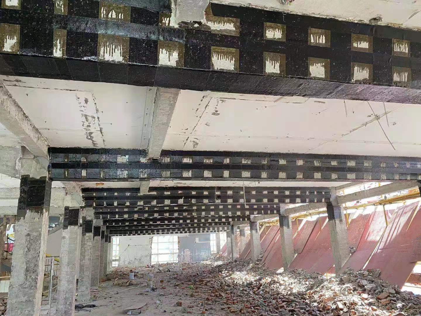 定兴碳纤维加固对症处理好房屋